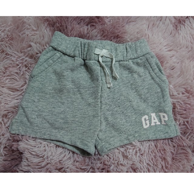 babyGAP(ベビーギャップ)の美品！babyGAP☆スウェットショートパンツ 80 キッズ/ベビー/マタニティのベビー服(~85cm)(パンツ)の商品写真