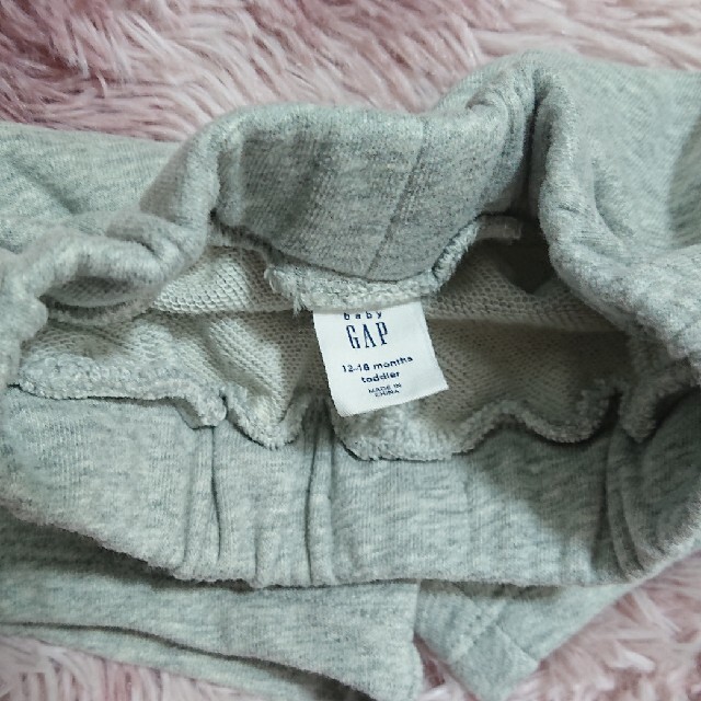 babyGAP(ベビーギャップ)の美品！babyGAP☆スウェットショートパンツ 80 キッズ/ベビー/マタニティのベビー服(~85cm)(パンツ)の商品写真