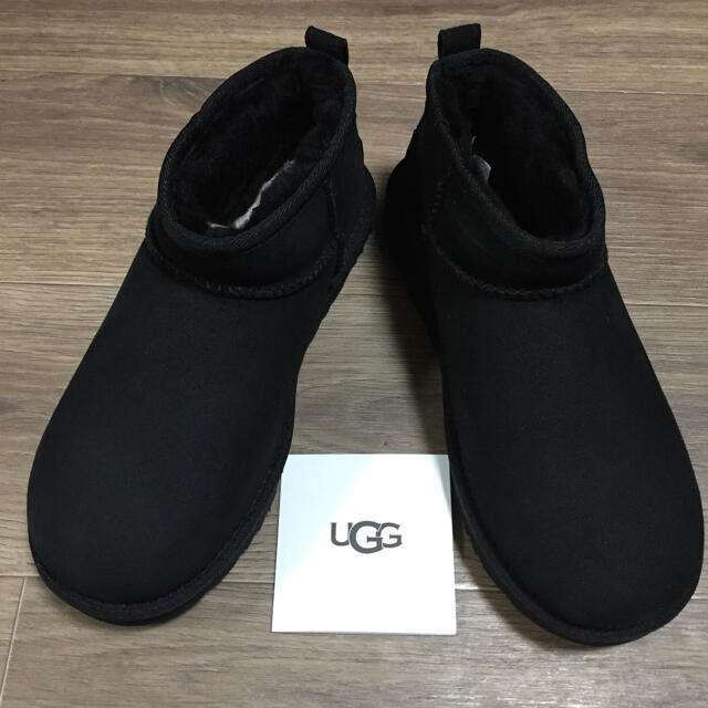 新品未使用!正規品 UGGムートンブーツクラシックウルトラミニ