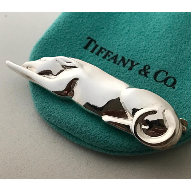 Tiffany & Co.(ティファニー)のTiffany いぬブローチ希少 レディースのアクセサリー(ブローチ/コサージュ)の商品写真