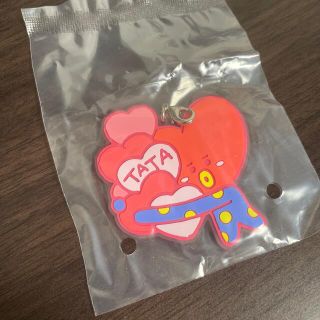 ボウダンショウネンダン(防弾少年団(BTS))のBT21 タタ　TATA キーホルダー　ファミマ(アイドルグッズ)