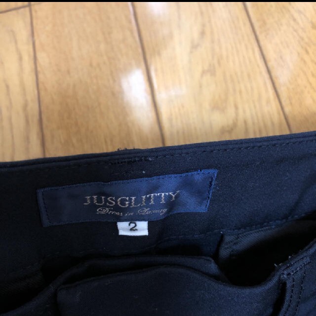 JUSGLITTY(ジャスグリッティー)のジャスグリッティー ベーシックパンツ 黒 レディースのパンツ(クロップドパンツ)の商品写真