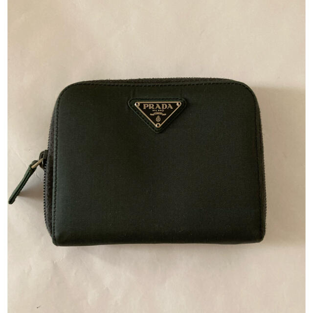 【良品】　PRADA プラダ　ラウンドファスナー　折り財布