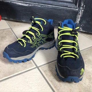 ノースフェイス(THE NORTH FACE) トレッキングシューズ 子供
