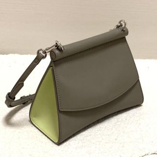 チャールズアンドキース(Charles and Keith)のチャールズアンドキース☆ショルダーバッグ☆グレイ×イエロー(ショルダーバッグ)