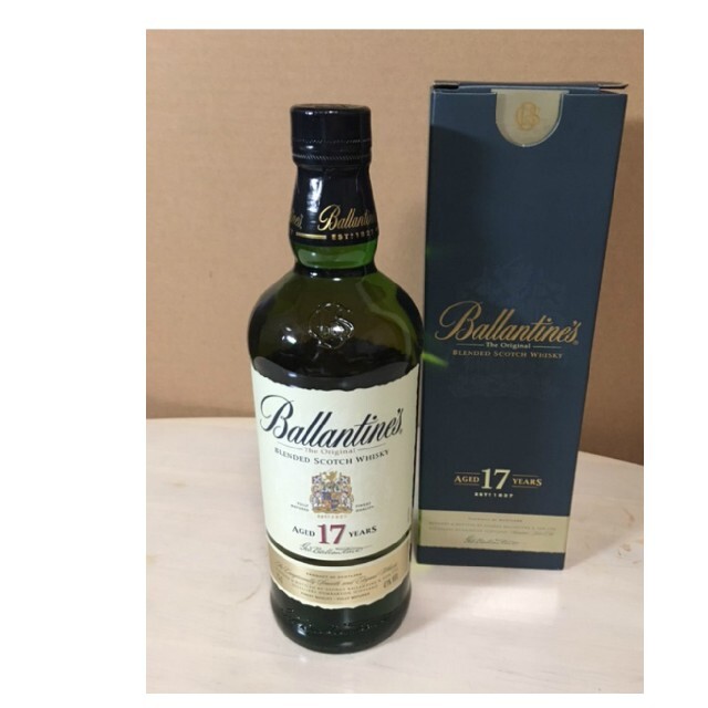 バランタイン17年×6　新品未開封正規品 食品/飲料/酒の酒(ウイスキー)の商品写真