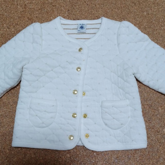 PETIT BATEAU(プチバトー)のりん様★一度着用のみ★PETIT BATEAU　キルトジャケット　86cm キッズ/ベビー/マタニティのベビー服(~85cm)(ジャケット/コート)の商品写真