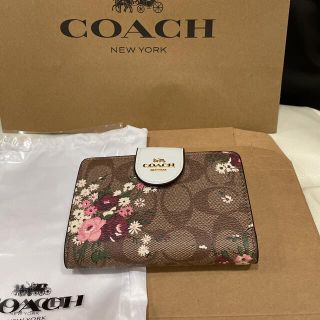 コーチ(COACH)の新品未使用 コーチ花柄折り財布 今がチャンス！(財布)