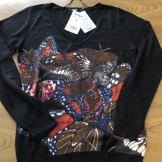 デシグアル(DESIGUAL)のデシグアルのVネックセーター(未使用品)黒(ニット/セーター)