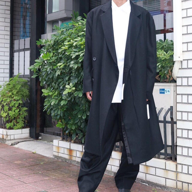 Yohji Yamamoto(ヨウジヤマモト)のSOSHIOTSUKI AW20 PEEKING COAT メンズのジャケット/アウター(チェスターコート)の商品写真