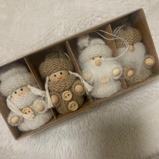 スリーコインズ　クリスマス　小人(置物)