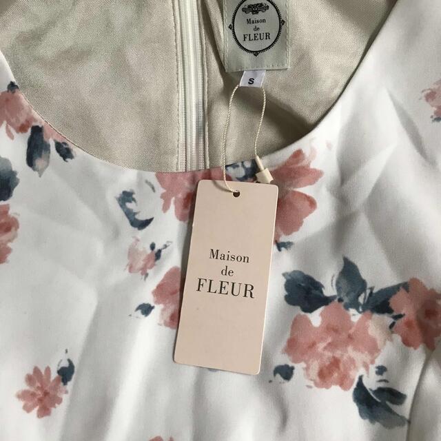 Maison de FLEUR(メゾンドフルール)のMaisonde FLEUR 花柄ワンピース　新品 レディースのワンピース(ひざ丈ワンピース)の商品写真