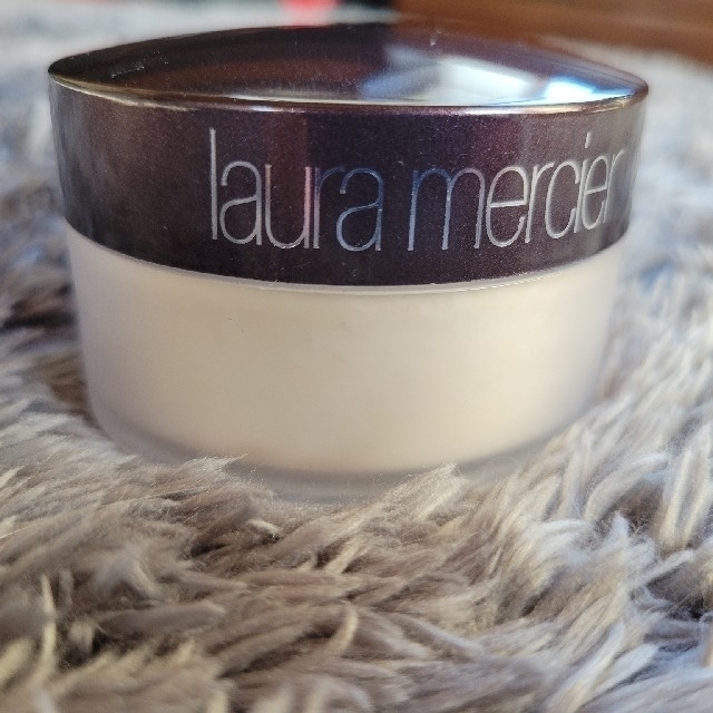 laura mercier(ローラメルシエ)のlaura mercier ローラメルシエ フェイスパウダー コスメ/美容のベースメイク/化粧品(フェイスパウダー)の商品写真