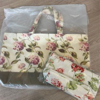 ローラアシュレイ(LAURA ASHLEY)のローラアシュレイ  トートバッグ&バッグインバッグ(トートバッグ)