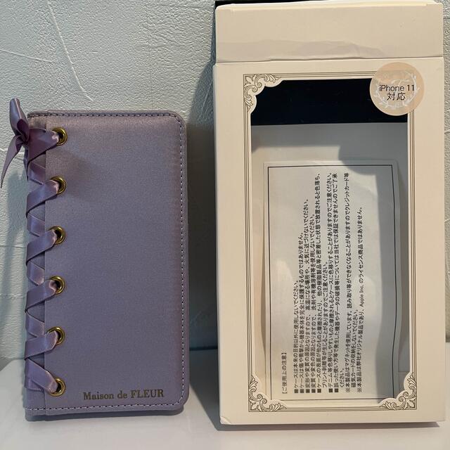 Maison de FLEUR(メゾンドフルール)のiPhone11 スマホケースMaison de FLEUR スマホ/家電/カメラのスマホアクセサリー(iPhoneケース)の商品写真