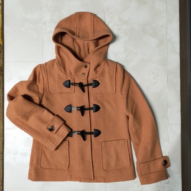 LOWRYS FARM(ローリーズファーム)のLOWRYSFARM ショート丈ダッフルコート くすみピンク レディースのジャケット/アウター(ダッフルコート)の商品写真