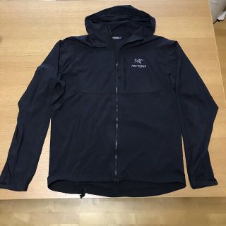 アークテリクス(ARC'TERYX)の【美品】アークテリクス  スコーミッシュフーディ　黒　M(マウンテンパーカー)