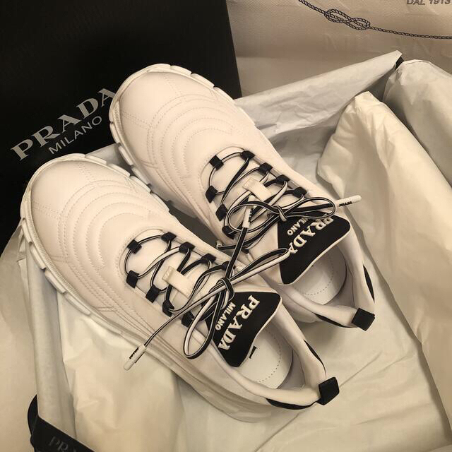 PRADA スニーカー