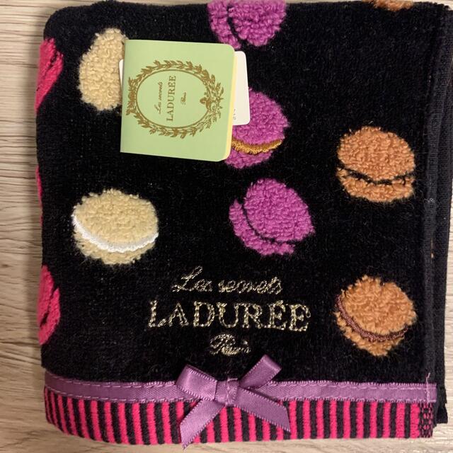 LADUREE(ラデュレ)の新品未使用ラデュレ　タオルハンカチ レディースのファッション小物(ハンカチ)の商品写真