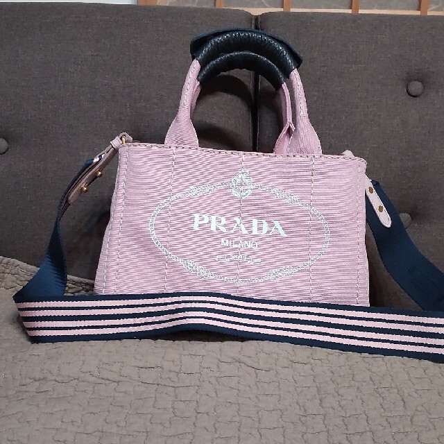 PRADA(プラダ)の新品◎ PRADA プラダ カナパ　アラバストロ ストライプショルダー おまけ付 レディースのバッグ(トートバッグ)の商品写真