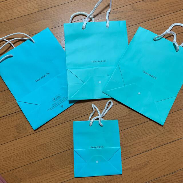 Tiffany & Co.(ティファニー)のティファニーショップバック　4枚 レディースのバッグ(ショップ袋)の商品写真