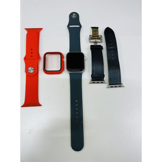 アップルウォッチ(Apple Watch)のApple Watch Series 5 GPS シルバー 40mm  充電器付(腕時計)