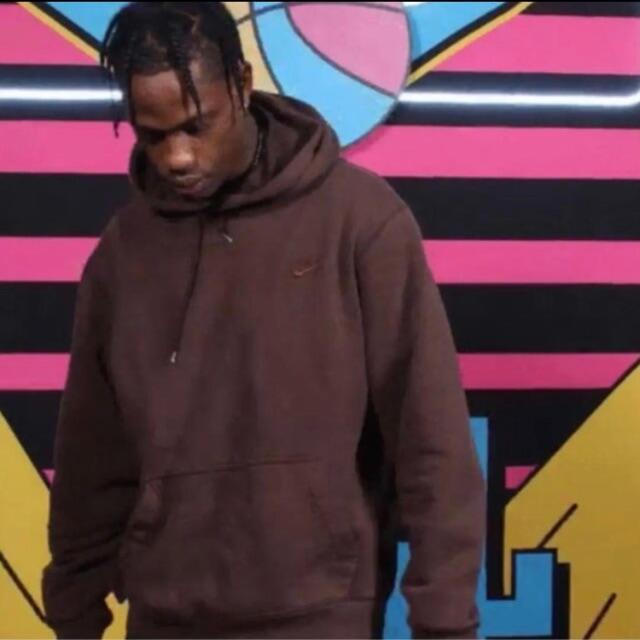 Travis Scott 着用同型同色 NIKE Swoosh