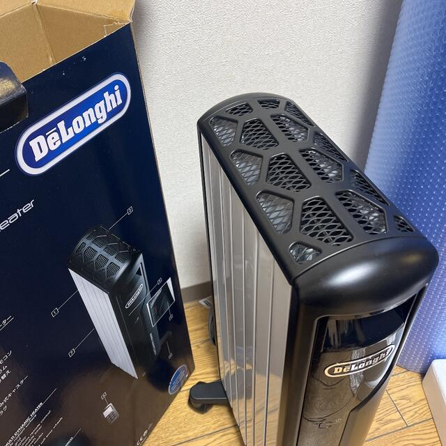 DeLonghi(デロンギ)の人気色！DeLonghi MDH09-BK デロンギ マルチダイナミックヒーター スマホ/家電/カメラの冷暖房/空調(オイルヒーター)の商品写真