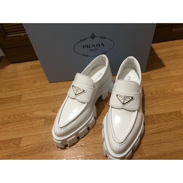 PRADA モノリス ポインテッドトゥローファー ホワイト 36サイズ