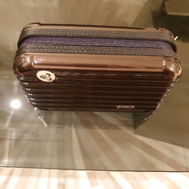 RIMOWA(リモワ)の【新品未使用】RIMOWA ファーストクラス アメニティ ポーチ レディースのファッション小物(ポーチ)の商品写真