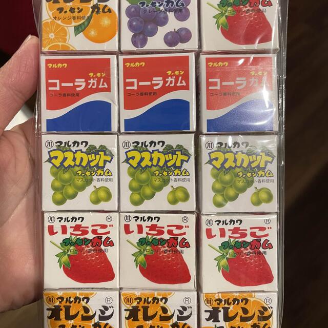 フーセンガム マスカット いちご グレープ コーラ オレンジ 食品/飲料/酒の食品(菓子/デザート)の商品写真