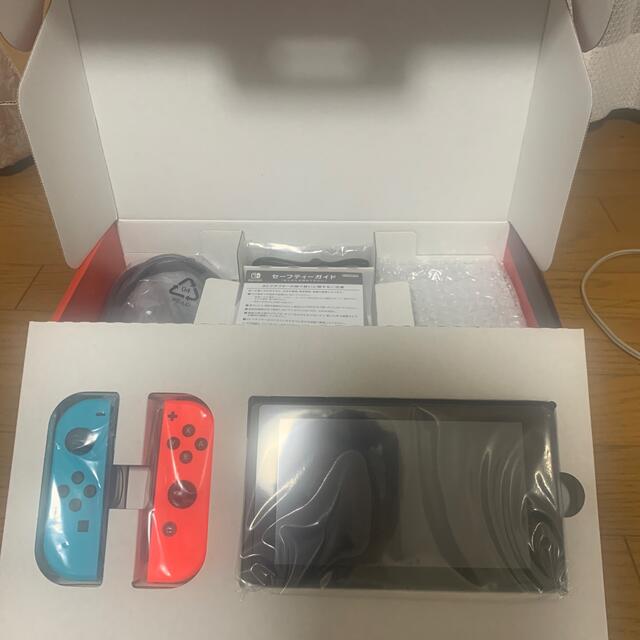 Nintendo Switch 本体　新品未使用　おまけ付