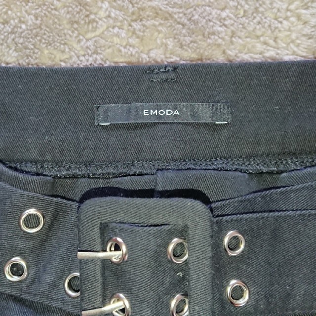 EMODA(エモダ)のEMODA 黒スカート レディースのスカート(ミニスカート)の商品写真