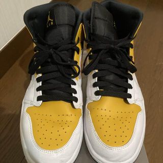 ナイキ(NIKE)のAIR JORDAN 1 MID UNIVERSITY GOLD(スニーカー)