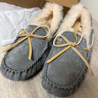 アグ(UGG)のUGG DAKOTAダコタグレー5モカシン(スリッポン/モカシン)