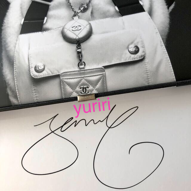 CHANEL(シャネル)の🤍シャネル🖤未開封✨カタログ💕 ブックレット💕2冊セット❣️ エンタメ/ホビーの雑誌(ファッション)の商品写真