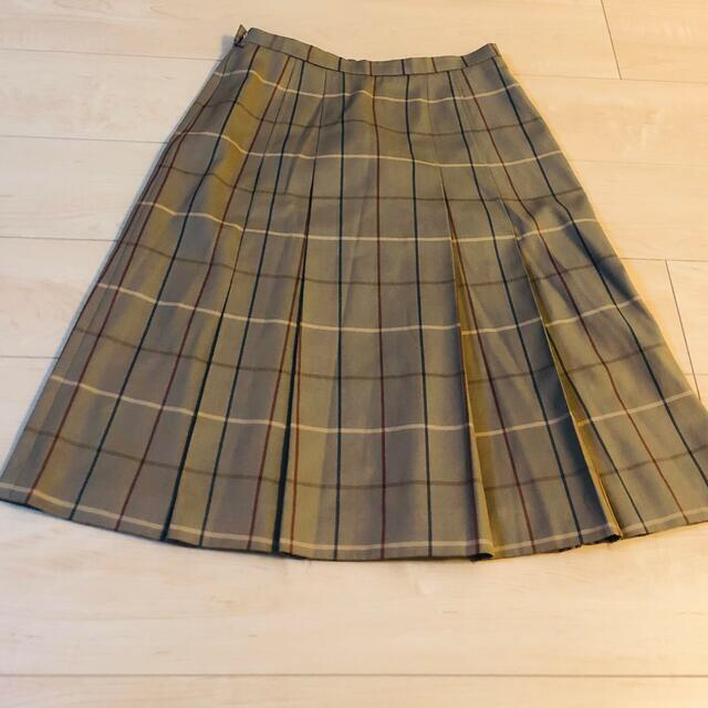 BURBERRY(バーバリー)のさっちゃん様専用　レトロ　バーバリーズスカート レディースのスカート(ひざ丈スカート)の商品写真