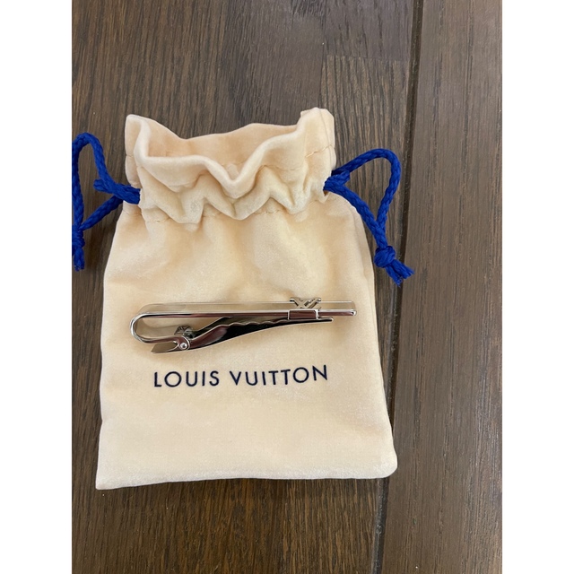 LOUIS VUITTON(ルイヴィトン)のネクタイピン メンズのファッション小物(ネクタイピン)の商品写真