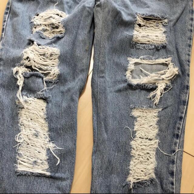 Levi's(リーバイス)のLevi'sダメージジーンズ レディースのパンツ(デニム/ジーンズ)の商品写真