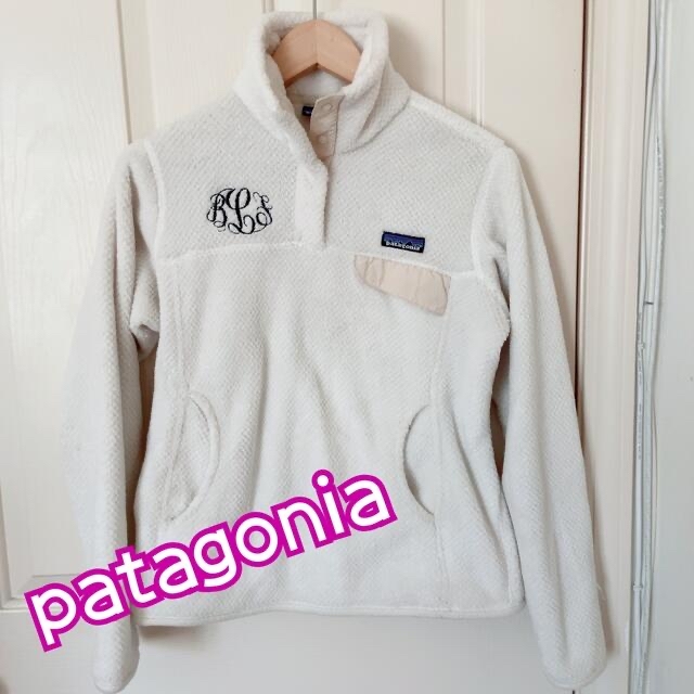 patagonia(パタゴニア)のパタゴニア　リツール　プルオーバー  フリース　白 レディースのトップス(ニット/セーター)の商品写真