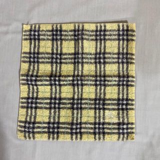 バーバリー(BURBERRY)のバーバリー　タオルハンカチ　イエローチェック　中古品　#1292(ハンカチ)