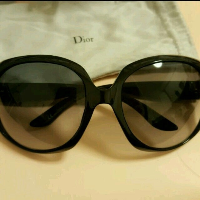 Dior(ディオール)のYuu様専用☆Dior サングラス グロッシー レディースのファッション小物(サングラス/メガネ)の商品写真