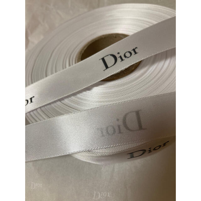 Christian Dior(クリスチャンディオール)の数量限定✨ Dior/ホワイトリボン✨幅2㎝×3m【正規品】 インテリア/住まい/日用品のオフィス用品(ラッピング/包装)の商品写真