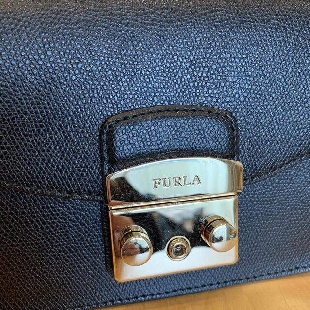 Furla(フルラ)のFURLA黒メトロポリス レディースのバッグ(ショルダーバッグ)の商品写真