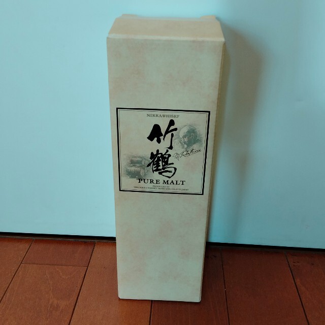 ニッカウヰスキー(ニッカウイスキー)の竹鶴ピュアモルト700ml 43度　ブラックラベル(旧ラベル) 食品/飲料/酒の酒(ウイスキー)の商品写真