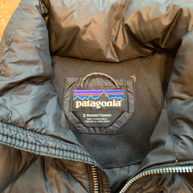 patagonia(パタゴニア)のパタゴニア　レディースダウンブラック レディースのジャケット/アウター(ダウンジャケット)の商品写真