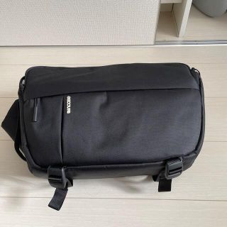 インケース(Incase)のインケース　incase カメラバッグ　ショルダーバッグ(ショルダーバッグ)