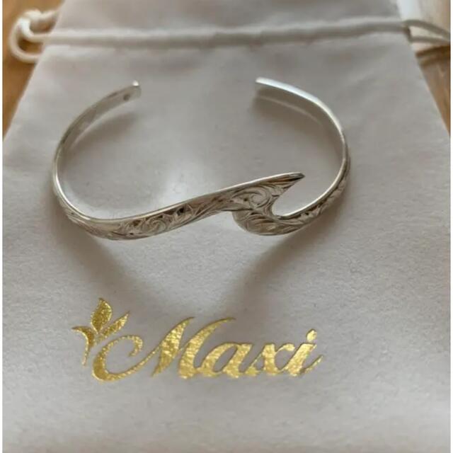 maxi バングル　小波 レディースのアクセサリー(ブレスレット/バングル)の商品写真