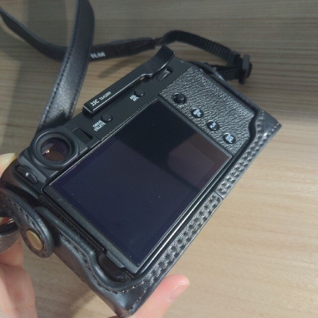 富士フイルム(フジフイルム)の（値下予定無）FUJI FILM　 X100V BLACK　中古　　オプション付 スマホ/家電/カメラのカメラ(コンパクトデジタルカメラ)の商品写真