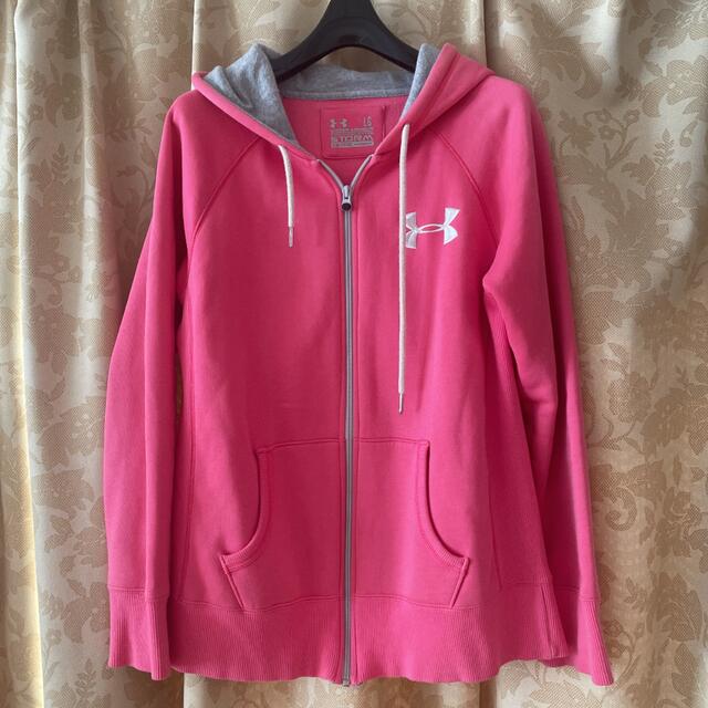 UNDER ARMOUR(アンダーアーマー)のパーカー　レディースLG レディースのトップス(パーカー)の商品写真